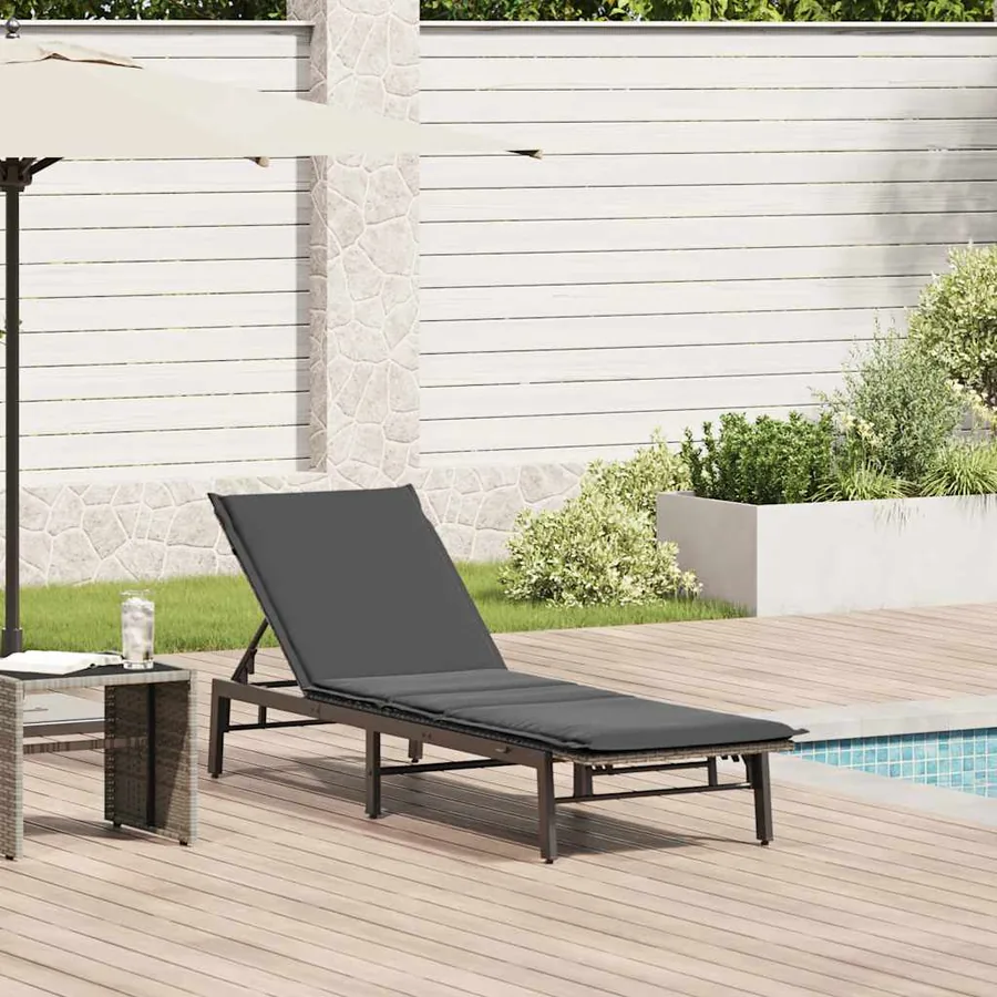 Chaise longue avec coussin gris résine tressée