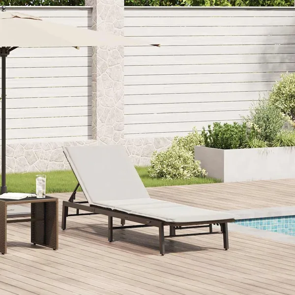 Chaise longue avec coussin marron résine tressée