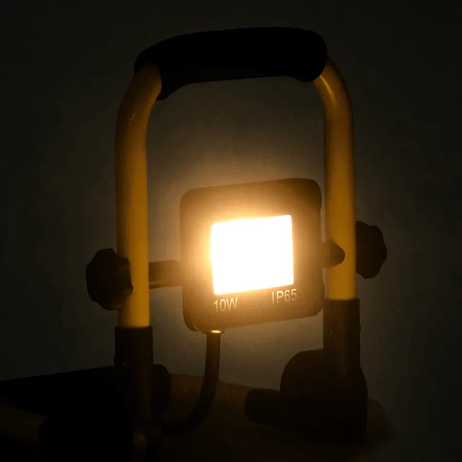 Projecteur à LED avec poignée 10 W - 2
