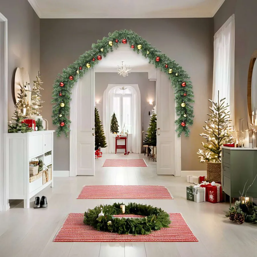 Guirlande de Noël décorée avec boules et lumières LED 10 m